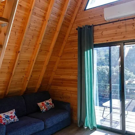 Tatil Evi Unwind In A Warm Glamping With Serene Views & Fireside Comfort In Limassol, Cyprus