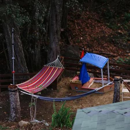 Tatil Evi Unwind In A Warm Glamping With Serene Views & Fireside Comfort In Limassol, Cyprus