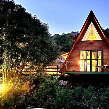 Unwind In A Warm Glamping With Serene Views & Fireside Comfort In Limassol, Cyprus *
